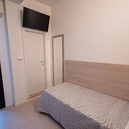 Hotel Monica-3